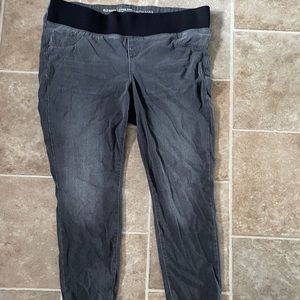 Old Navy Gray Denim Maternity Skinny Jeans 14